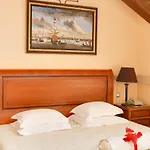 מלון The Pucic Palace 5*