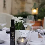 The Pucic Palace מלון 5*